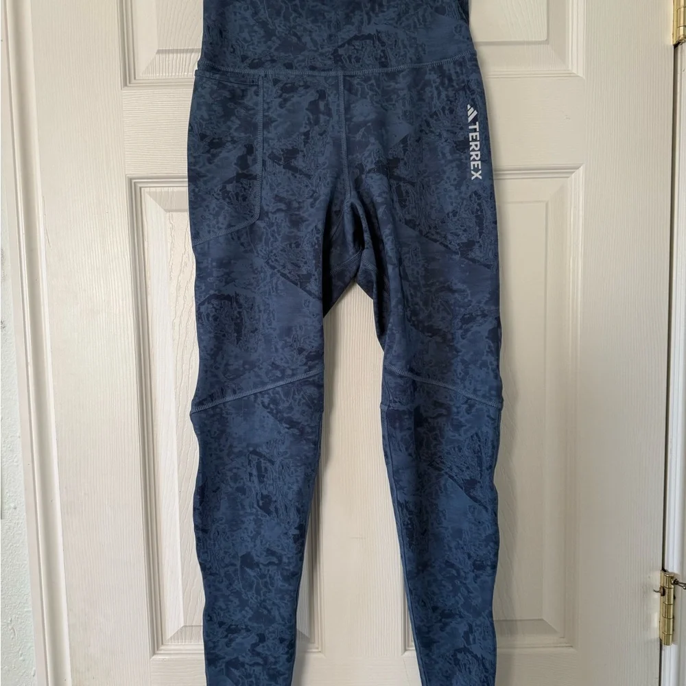 NWT Women’s adidas TERREX MULTI ALLOVER PRINT leggings - Picture 4 of 7